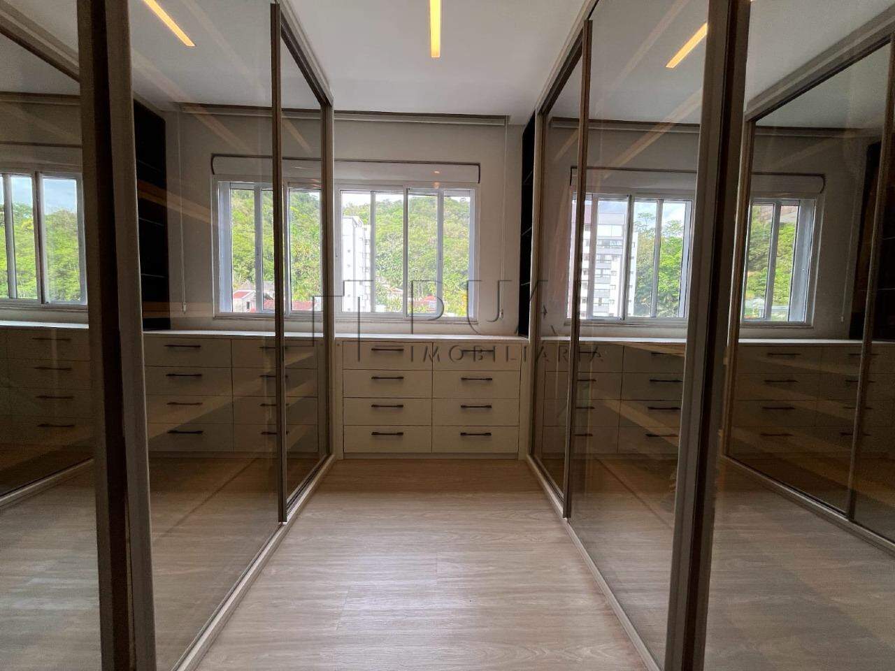 Imagem Cobertura com 202,31m² mobiliada à venda no bairro Vila Nova em Jaraguá do Sul