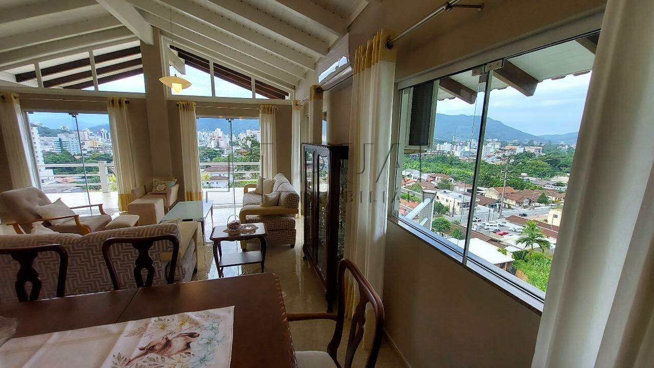 Imagem Casa com linda vista para venda no bairro Vila Nova em Jaraguá do Sul