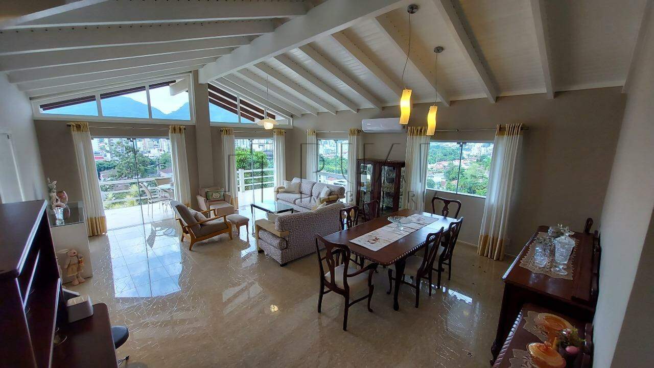 Imagem Casa com linda vista para venda no bairro Vila Nova em Jaraguá do Sul