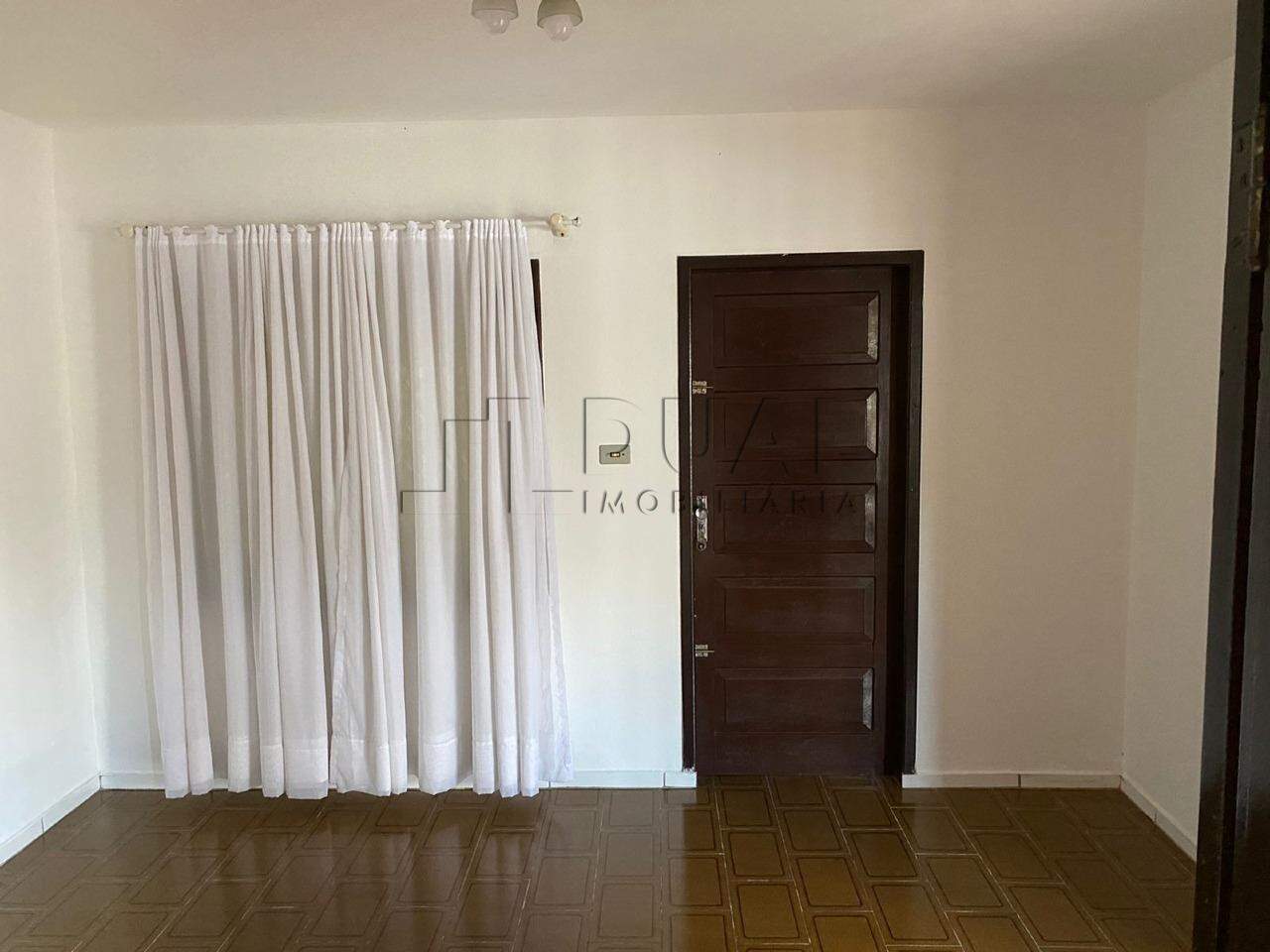 Imagem Casa com 107,80m² semimobiliada à venda no bairro Água Verde