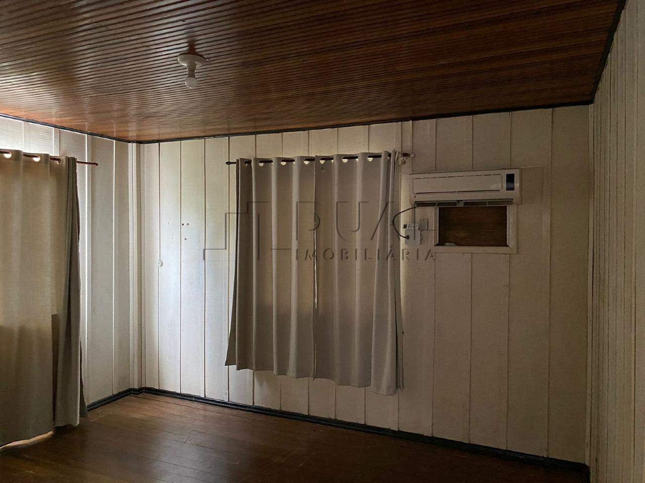 Imagem Casa com 107,80m² semimobiliada à venda no bairro Água Verde