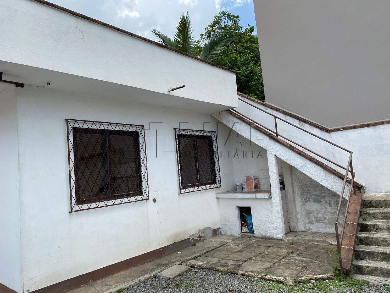 Imagem Casa com 107,80m² semimobiliada à venda no bairro Água Verde