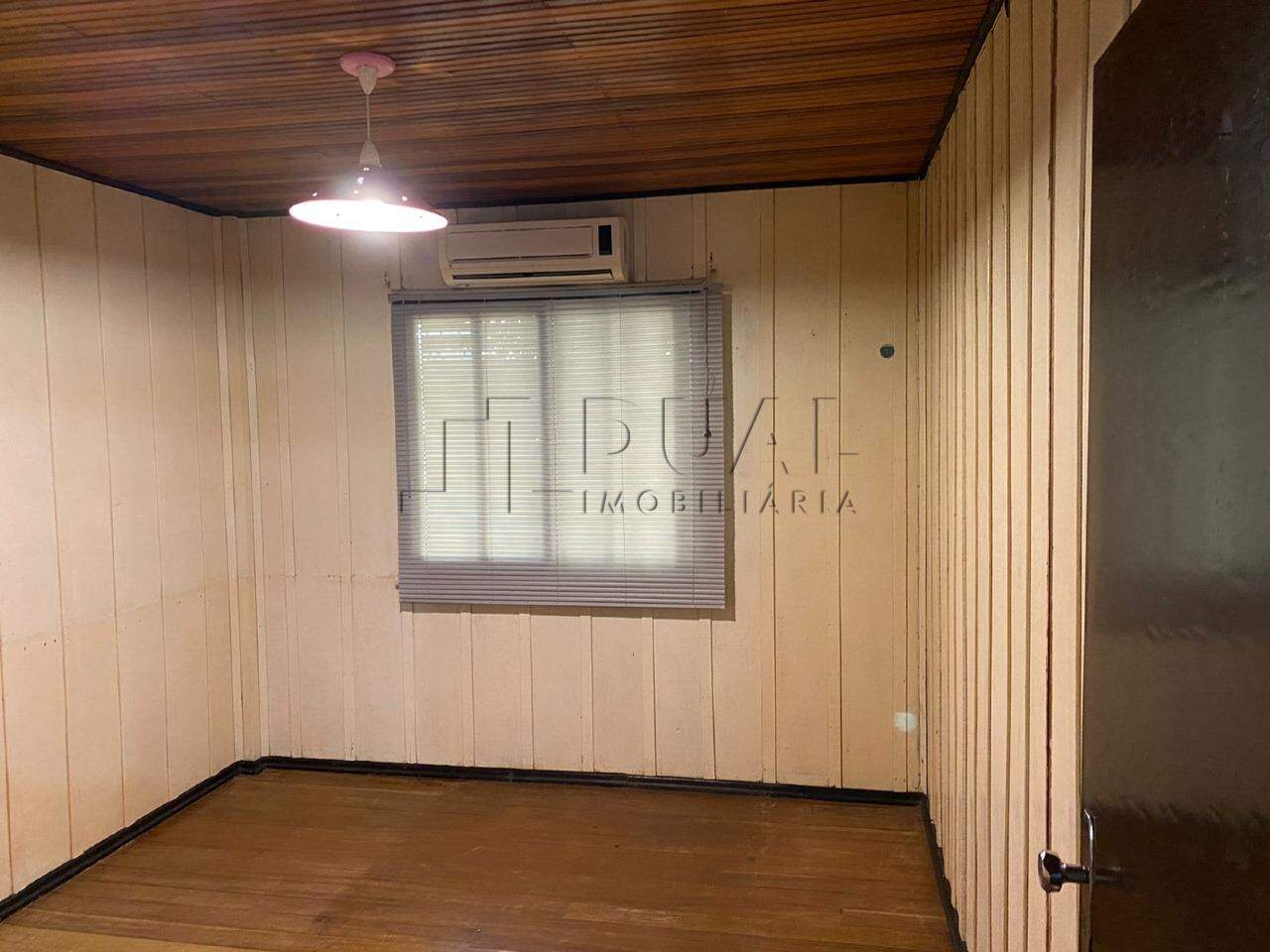 Imagem Casa com 107,80m² semimobiliada à venda no bairro Água Verde