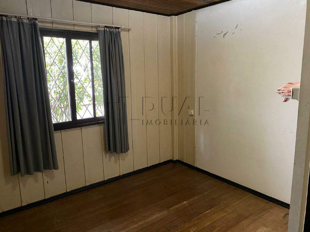 Imagem Casa com 107,80m² semimobiliada à venda no bairro Água Verde