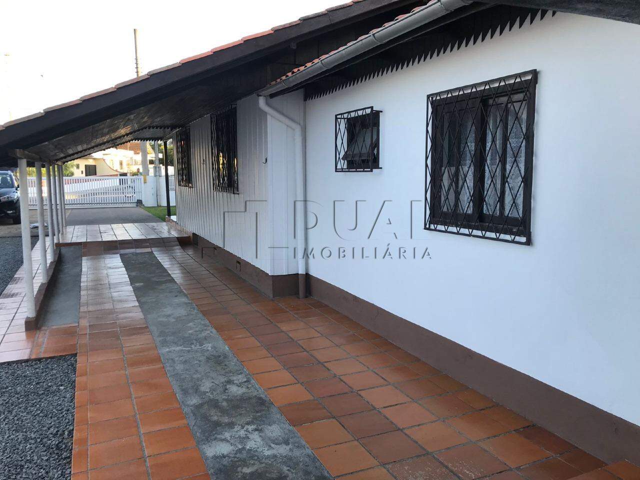 Imagem Casa com 107,80m² semimobiliada à venda no bairro Água Verde