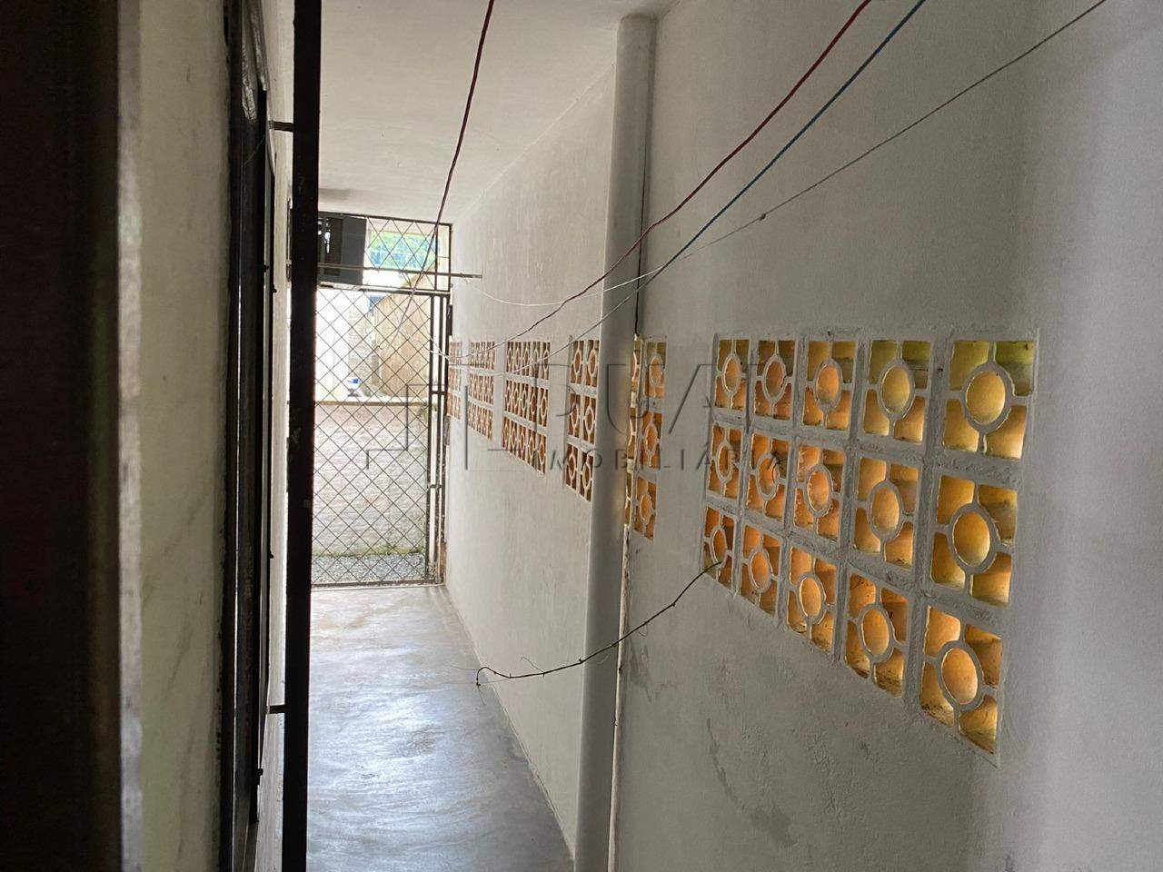 Imagem Casa com 107,80m² semimobiliada à venda no bairro Água Verde