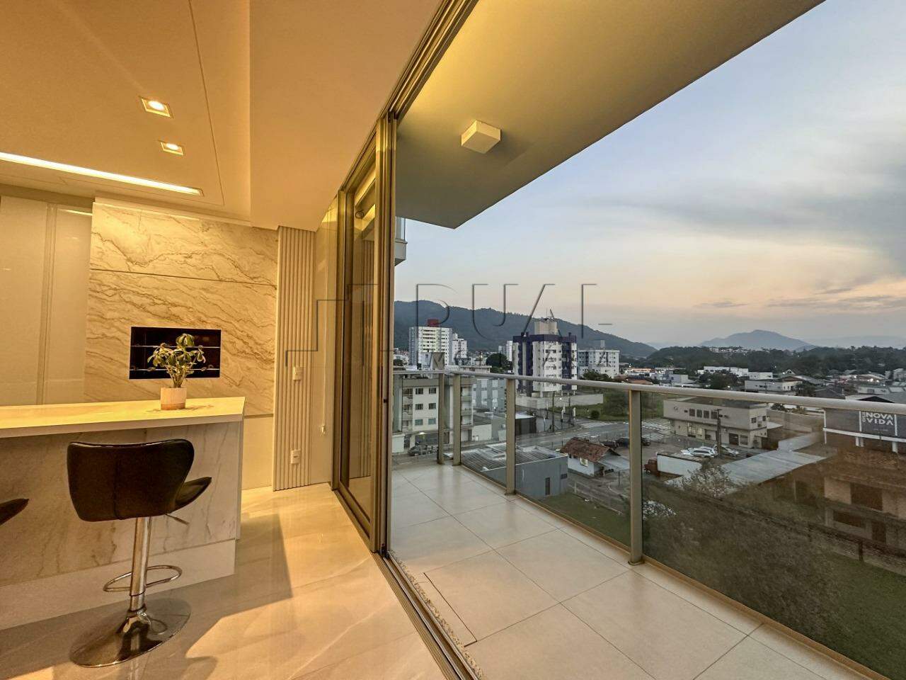 Imagem Apartamento com 127m² Mobiliado no Bairro Vila Nova em Jaraguá do Sul