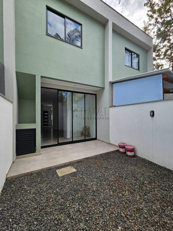 Imagem Geminado sobrado com 2 suítes no bairro Rau em Jaraguá do Sul