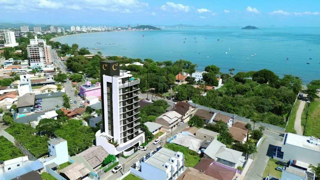 Apartamento no bairro Praia de Armação do Itapocorói em Penha - Élite Residenz