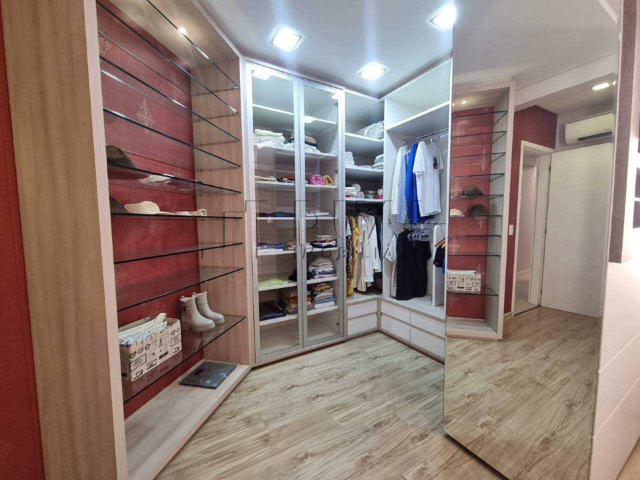 Imagem Apartamento Semi-Mobiliado com 121,10 m² no Centro de Jaraguá do Sul