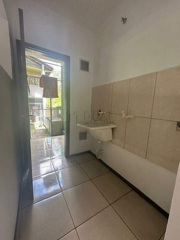 Imagem Prédio residencial inteiro à venda no bairro Nova Esperança em Guaramirim com 8 unidades de apartamentos 