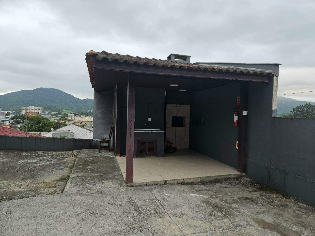 Imagem Prédio residencial inteiro à venda no bairro Nova Esperança em Guaramirim com 8 unidades de apartamentos 