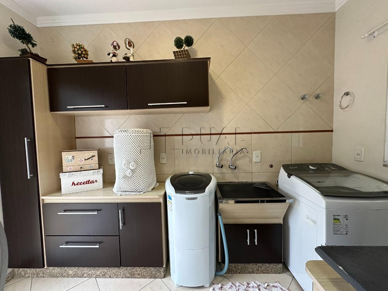 Imagem Casa Alto Padrão no Centro com Piscina e Área de Festas