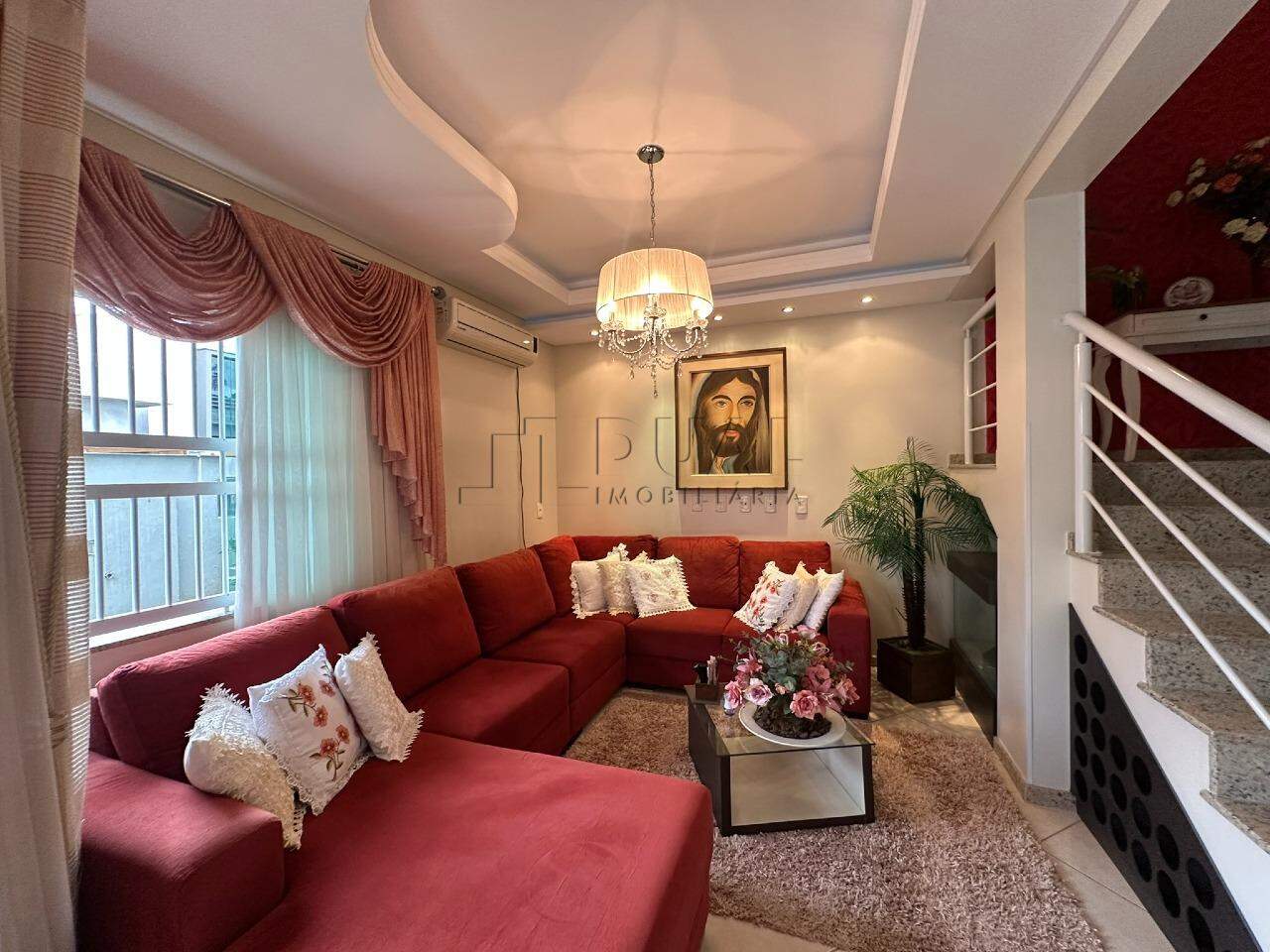 Imagem Casa Alto Padrão no Centro com Piscina e Área de Festas