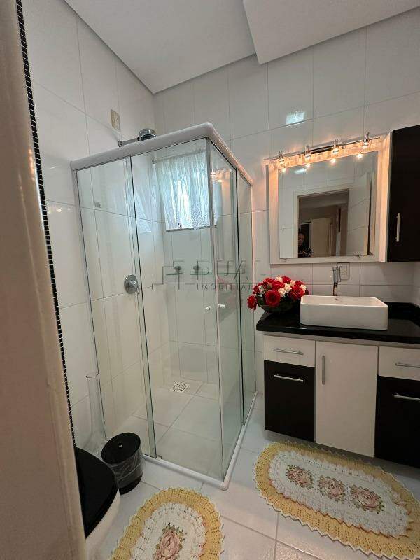 Imagem Casa Alto Padrão no Centro com Piscina e Área de Festas