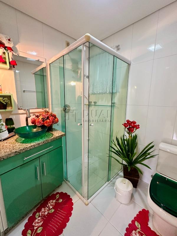 Imagem Casa Alto Padrão no Centro com Piscina e Área de Festas