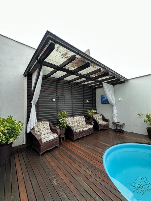 Imagem Casa Alto Padrão no Centro com Piscina e Área de Festas