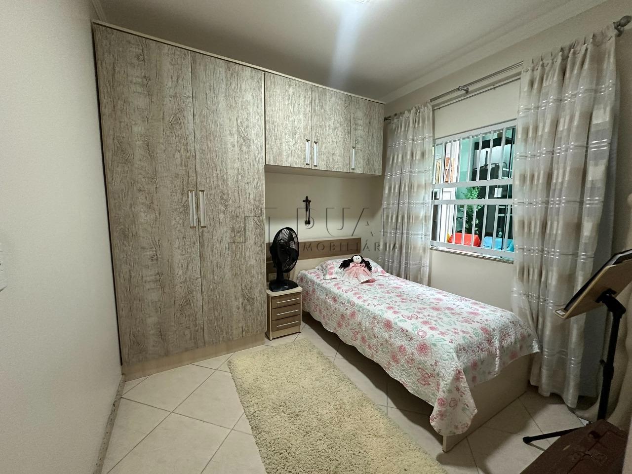 Imagem Casa Alto Padrão no Centro com Piscina e Área de Festas