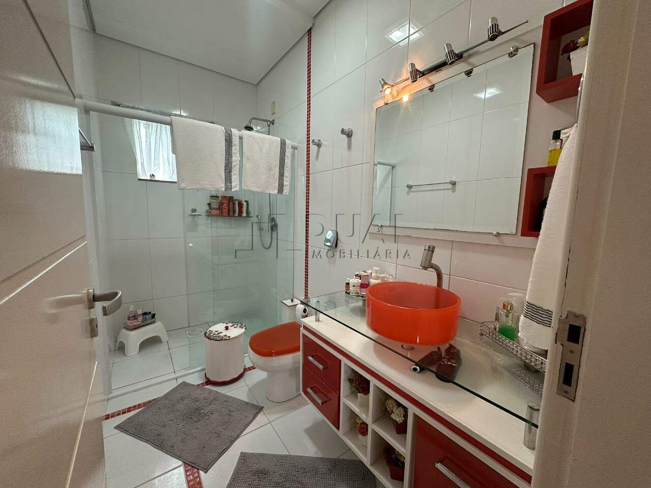 Imagem Casa Alto Padrão no Centro com Piscina e Área de Festas