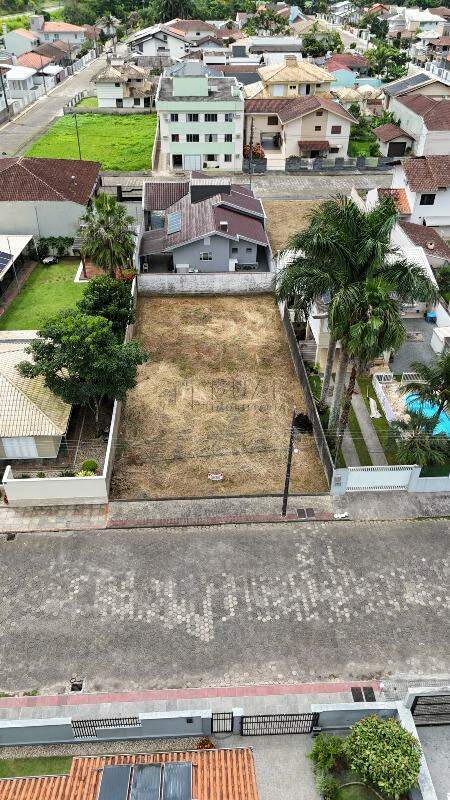 Imagem Terreno à Venda em Bairro Nobre – 392m² | Localização Privilegiada!