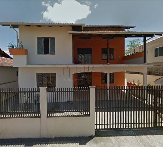 Imagem principal Sobrado à Venda no Bairro Amizade – 6 Dormitórios, 4 Banheiros e Potencial para Renda Extra