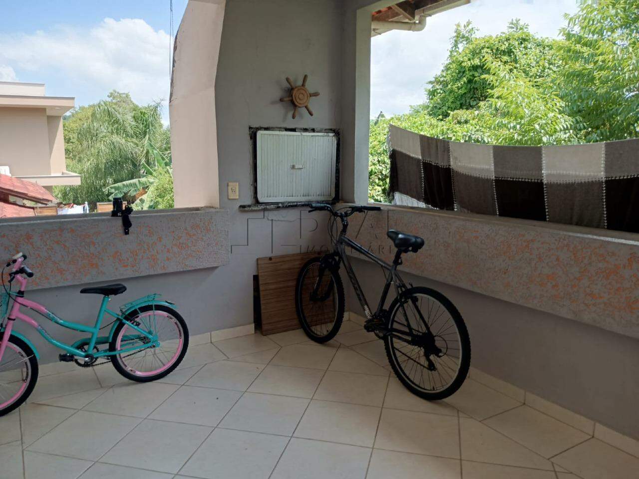 Imagem Sobrado à Venda no Bairro Amizade – 6 Dormitórios, 4 Banheiros e Potencial para Renda Extra