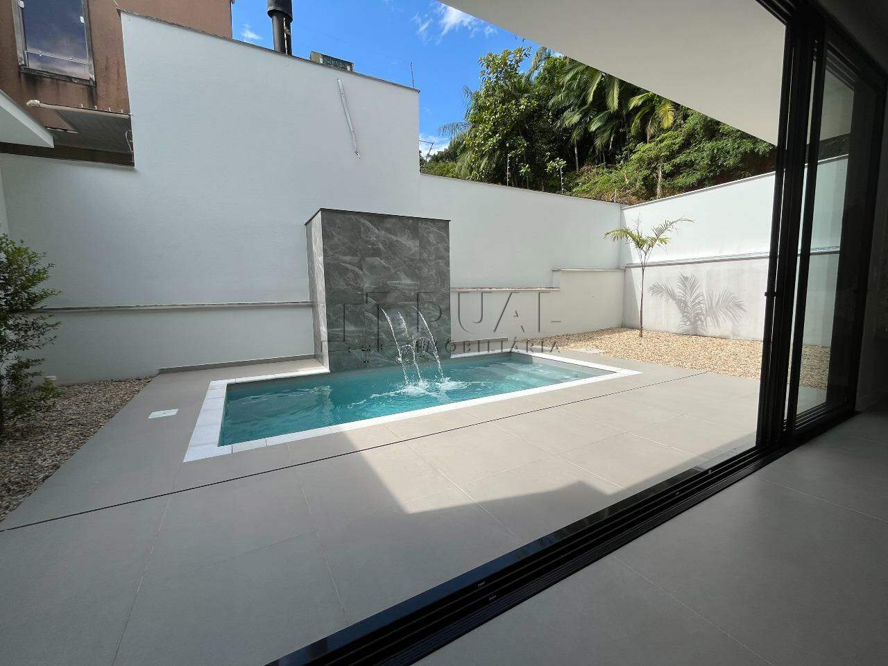 Imagem Casa com 4 suítes no Condomínio Residencial Champs Elysee no bairro Amizade em Jaraguá do Sul - Elysiun Residenz