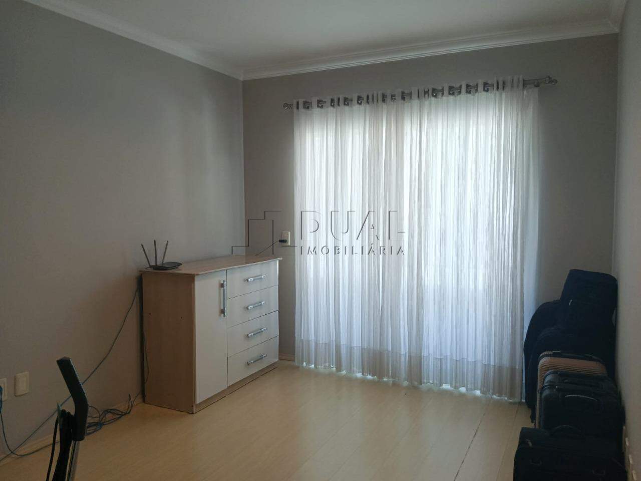 Imagem Sobrado Amplo com Área de Festas e Espaço para Piscina à Venda na Barra – Próximo ao Centro