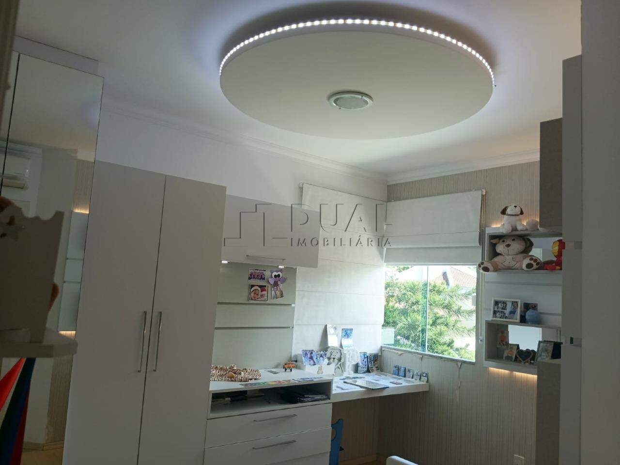 Imagem Sobrado Amplo com Área de Festas e Espaço para Piscina à Venda na Barra – Próximo ao Centro