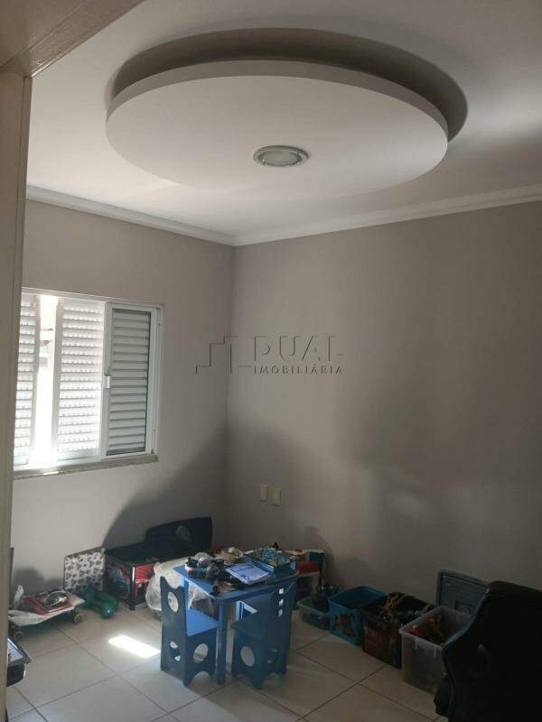 Imagem Sobrado Amplo com Área de Festas e Espaço para Piscina à Venda na Barra – Próximo ao Centro