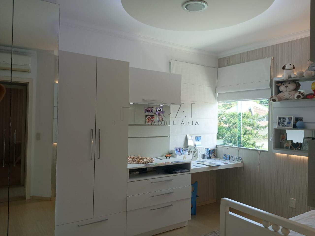 Imagem Sobrado Amplo com Área de Festas e Espaço para Piscina à Venda na Barra – Próximo ao Centro