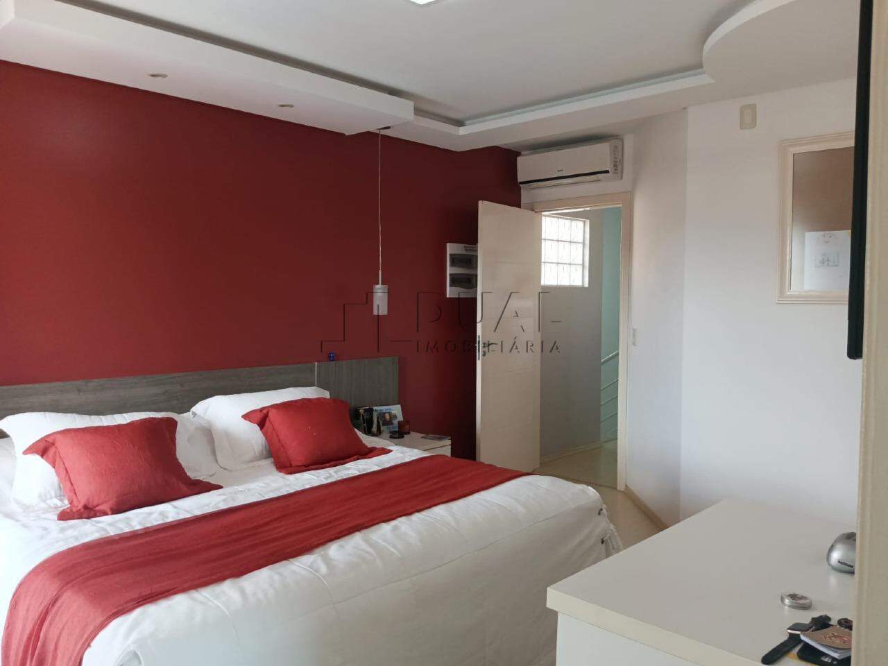 Imagem Sobrado Amplo com Área de Festas e Espaço para Piscina à Venda na Barra – Próximo ao Centro