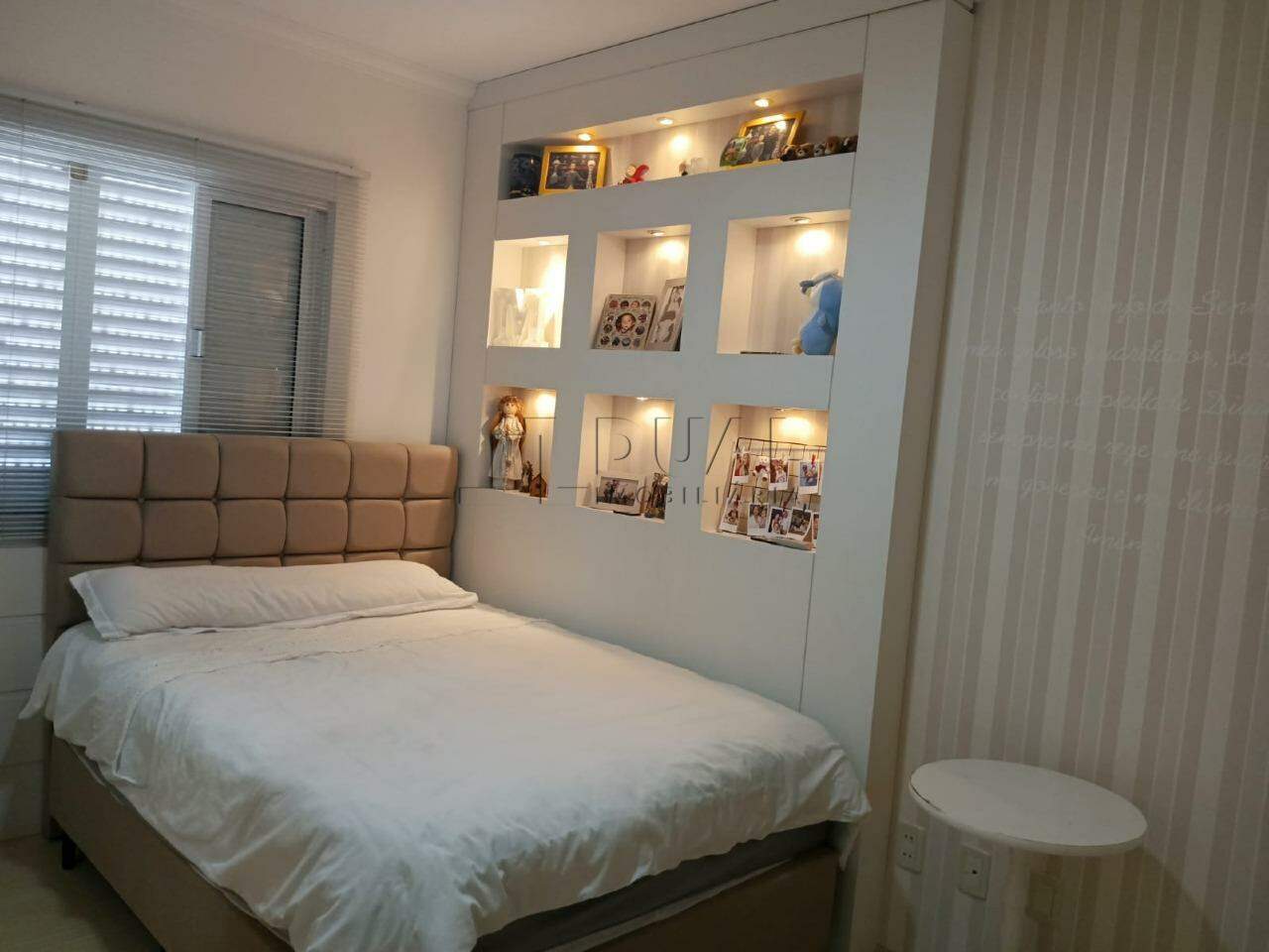 Imagem Sobrado Amplo com Área de Festas e Espaço para Piscina à Venda na Barra – Próximo ao Centro