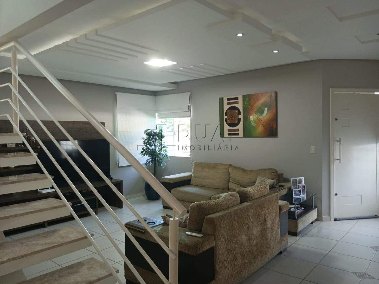 Imagem Sobrado Amplo com Área de Festas e Espaço para Piscina à Venda na Barra – Próximo ao Centro