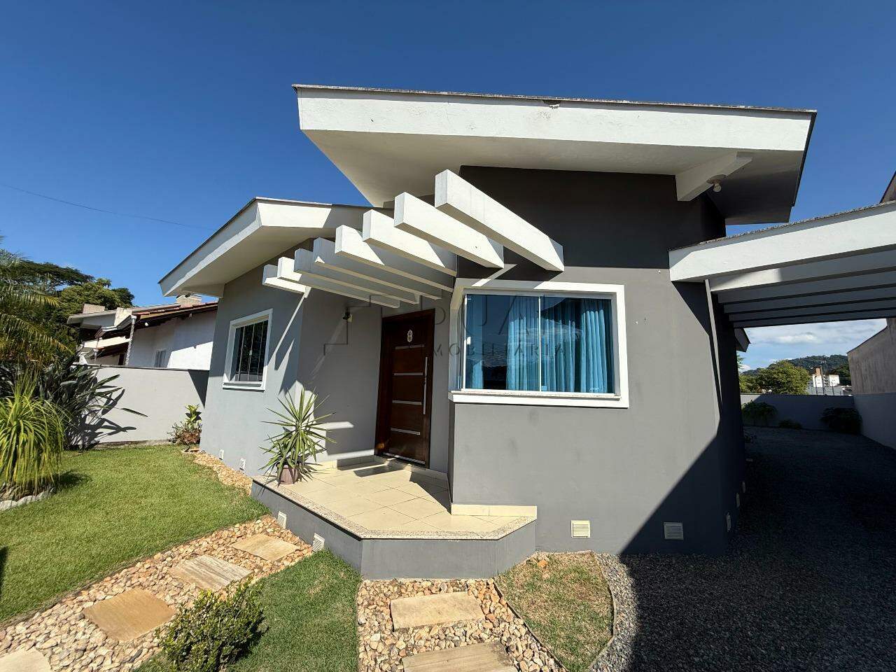 Imagem Casa Moderna com Área Gourmet e Energia Solar – Tranquilidade e Conforto em Rua Sem Saída!