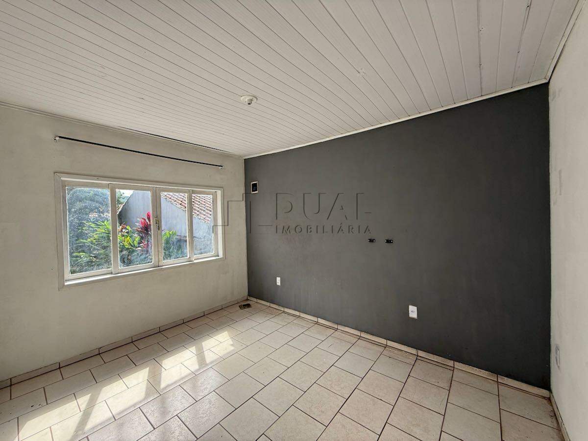 Imagem Oportunidade de Casa Térrea com Amplo Quintal no bairro Amizade