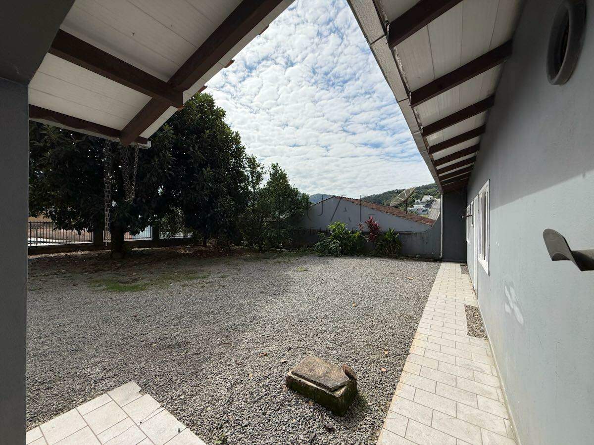 Imagem Oportunidade de Casa Térrea com Amplo Quintal no bairro Amizade