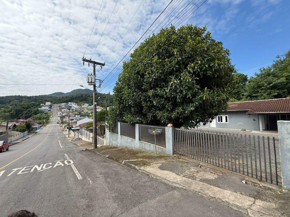 Imagem Oportunidade de Casa Térrea com Amplo Quintal no bairro Amizade