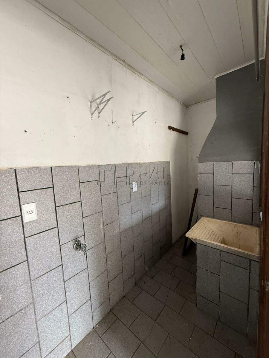 Imagem Oportunidade de Casa Térrea com Amplo Quintal no bairro Amizade