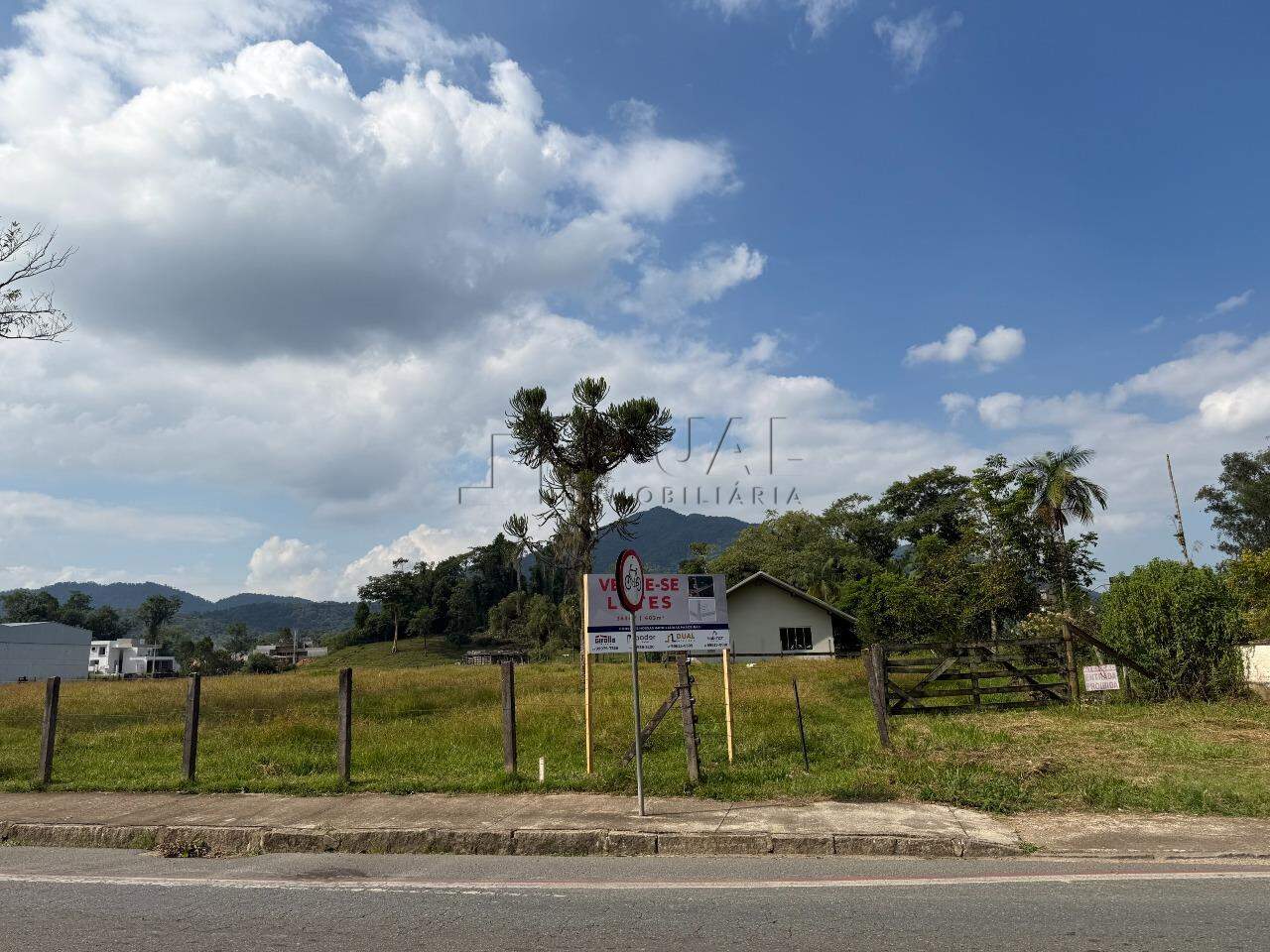 Imagem Terreno à Venda em Região Nobre do Rau – Ideal para Residência ou Comércio!