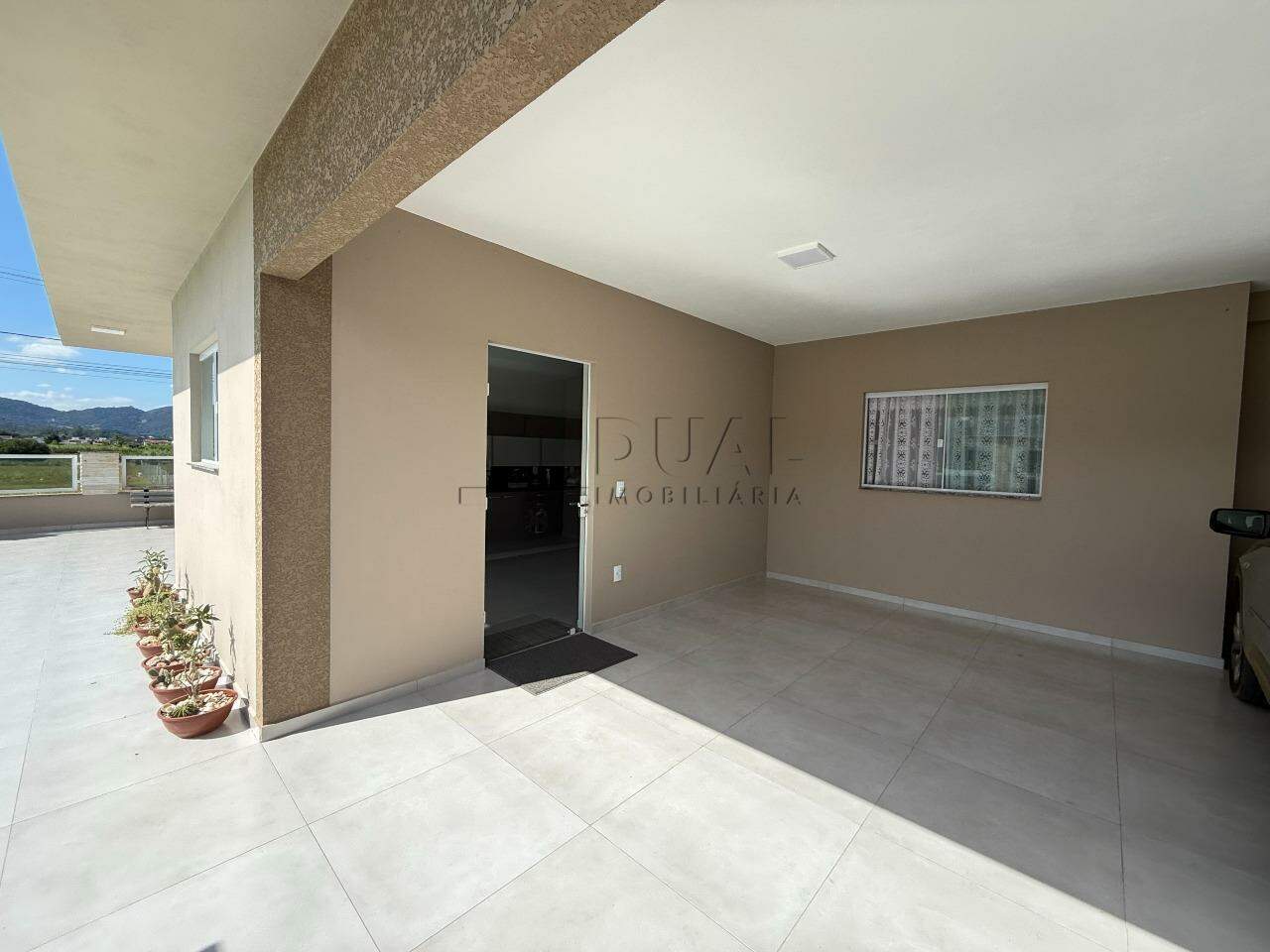 Imagem Casa Térrea com Piscina + Galpão Comercial em Terreno de Esquina