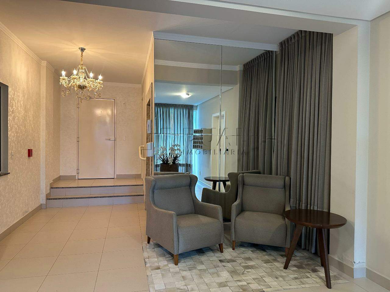 Imagem Apartamento Alto no 7º Andar com Vista Deslumbrante e Excelente Iluminação Natural!