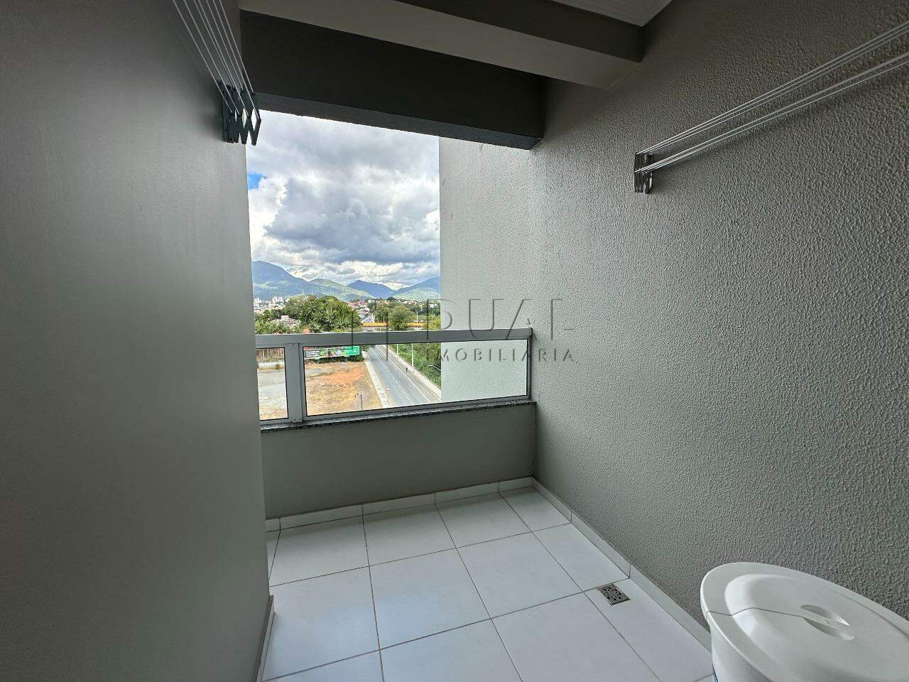 Imagem Apartamento Alto no 7º Andar com Vista Deslumbrante e Excelente Iluminação Natural!