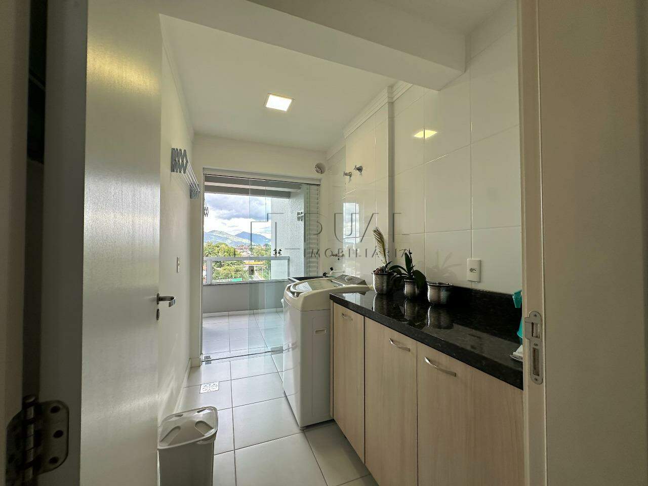 Imagem Apartamento Alto no 7º Andar com Vista Deslumbrante e Excelente Iluminação Natural!