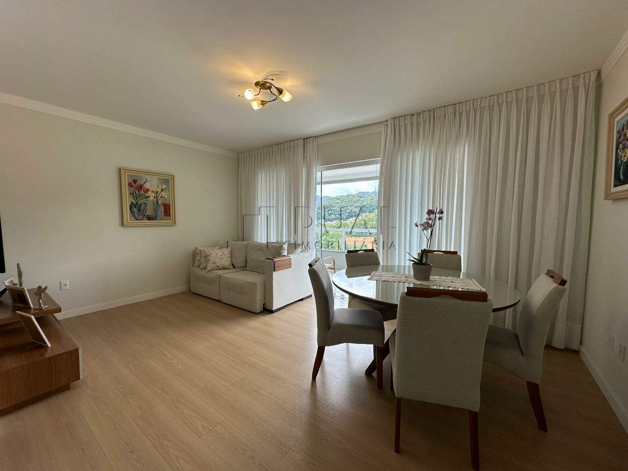 Imagem Apartamento Alto no 7º Andar com Vista Deslumbrante e Excelente Iluminação Natural!