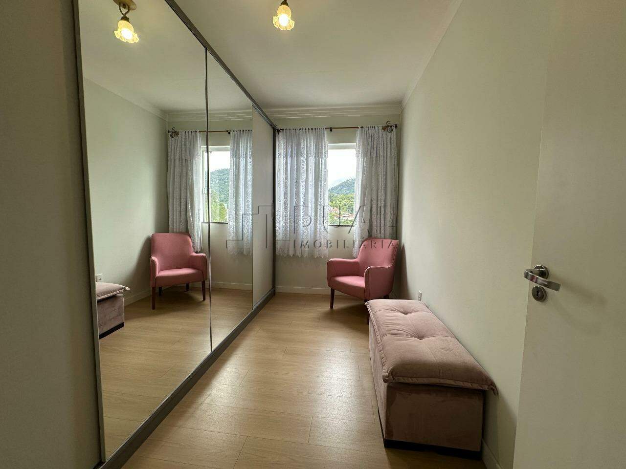 Imagem Apartamento Alto no 7º Andar com Vista Deslumbrante e Excelente Iluminação Natural!