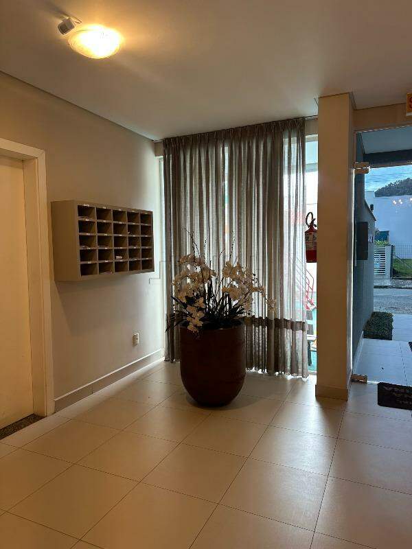 Imagem Apartamento Alto no 7º Andar com Vista Deslumbrante e Excelente Iluminação Natural!