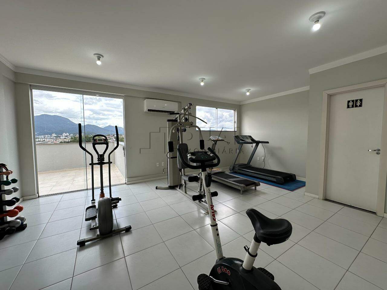 Imagem Apartamento Alto no 7º Andar com Vista Deslumbrante e Excelente Iluminação Natural!