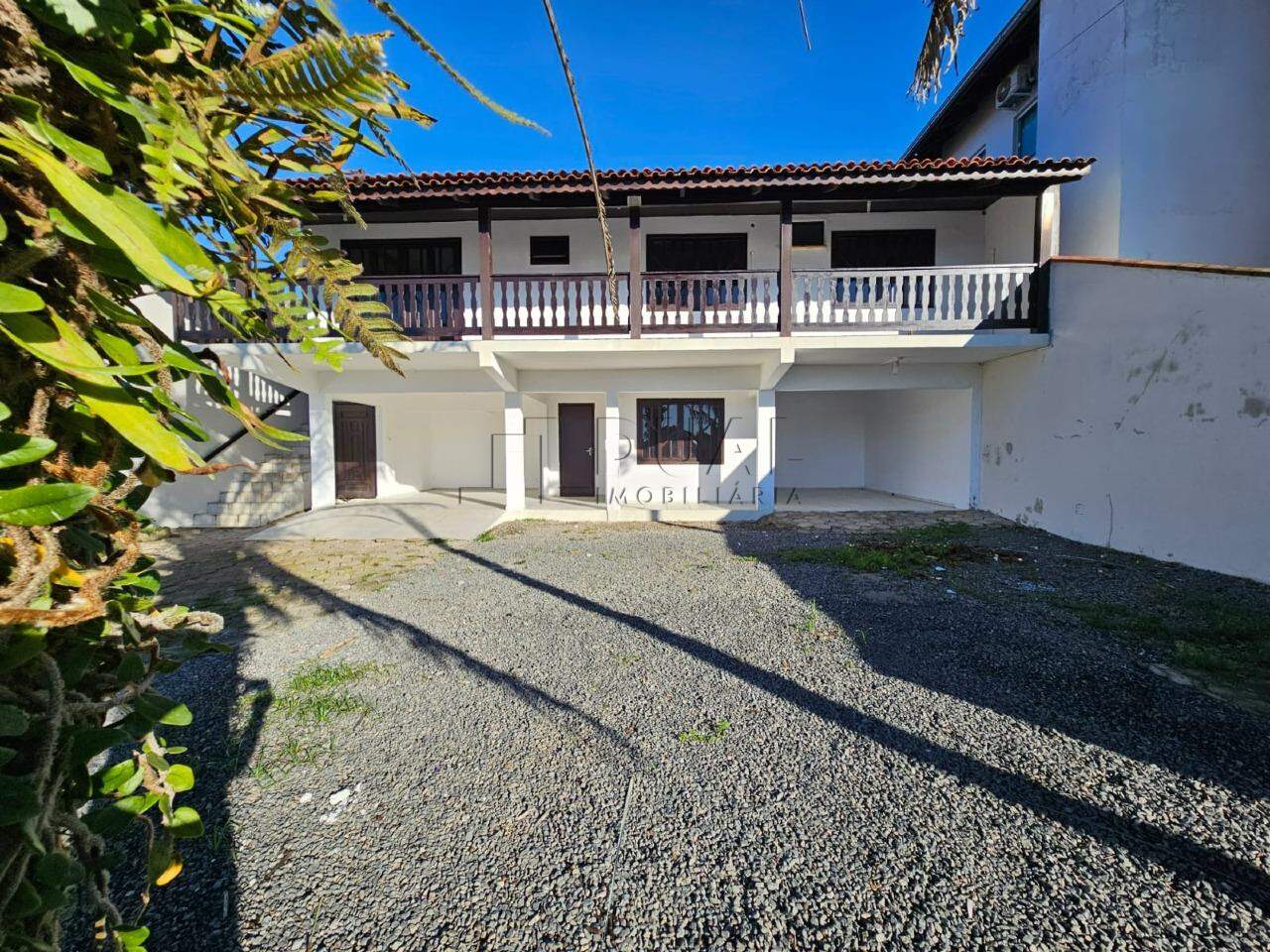 Imagem Casa com sala comercial no bairro Tifa Martins em Jaraguá do Sul