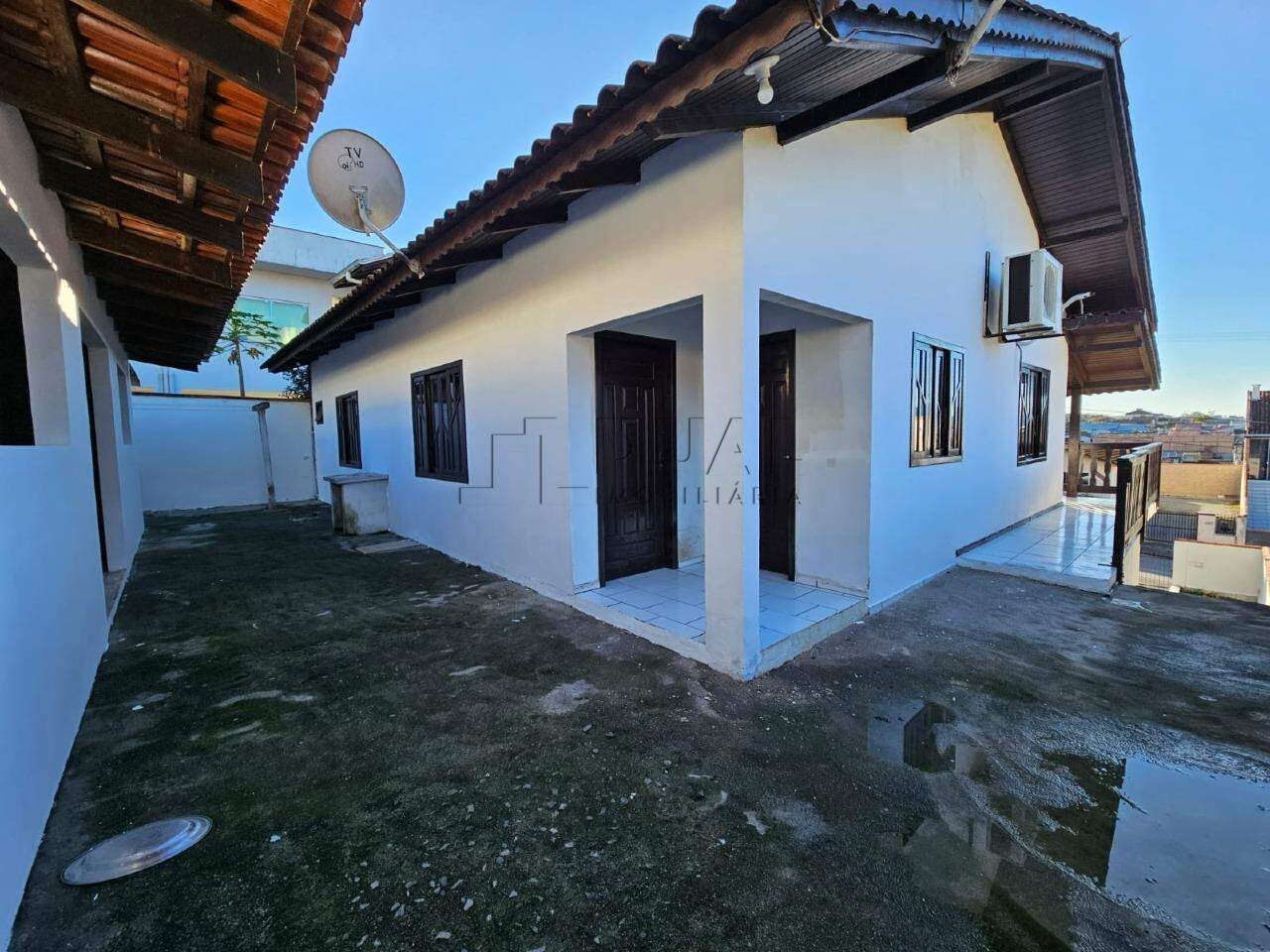Imagem Casa com sala comercial no bairro Tifa Martins em Jaraguá do Sul
